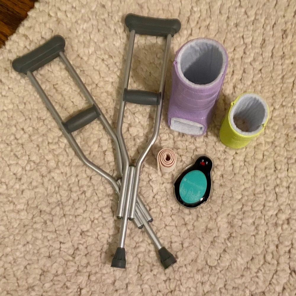 AMERICAN GIRL Feel Better / Get Well Set / Crutches Set